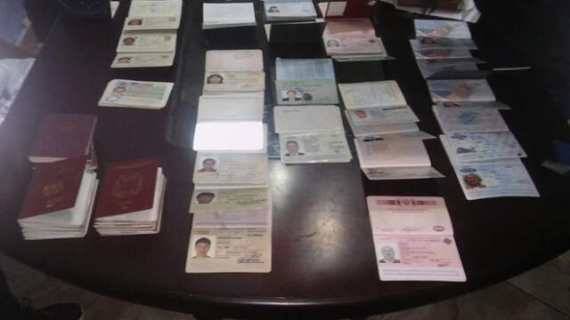 Pasaportes robados habrían sdio adulterados para venderlos a personas cuyos destinos eran Estados Unidos y Europa. (Foto: PNP)