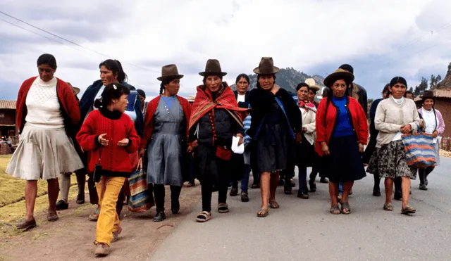 Mujeres campesinas fueron engañadas y obligadas a estirilzarse por orden de lberto Fujimori. Foto: La República.