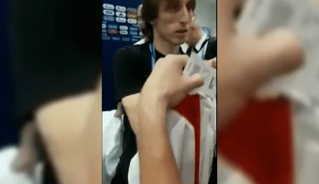 Vía: Facebook: Modric fue sorprendido por periodista peruano tras el Francia vs Croacia | VIDEO