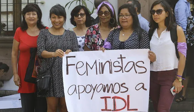 Plantón en solidaridad a IDL por arremetida fujimorista [FOTOS]