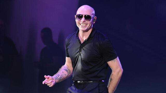 Pitbull recibirá el 2018 cantando gratis