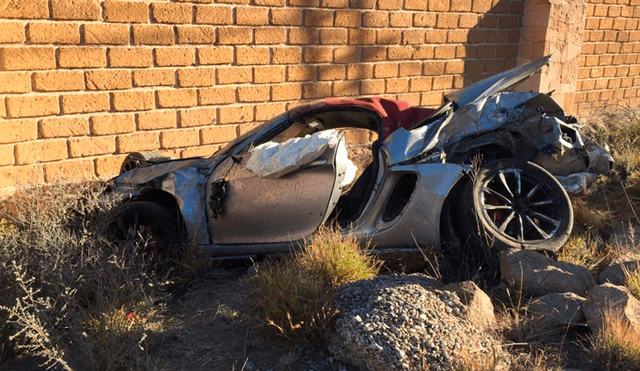 Javier Cortés sufre un aparatoso accidente sobre su Porsche [FOTOS]