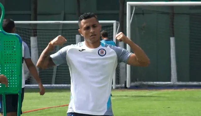 Yoshimar Yotún fue blanco de una singular broma por parte de su equipo Cruz Azul.