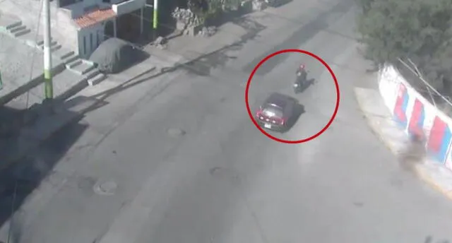 Arequipa: conductor ebrio atropelló a motociclista y la dejó abandonada [VIDEO]