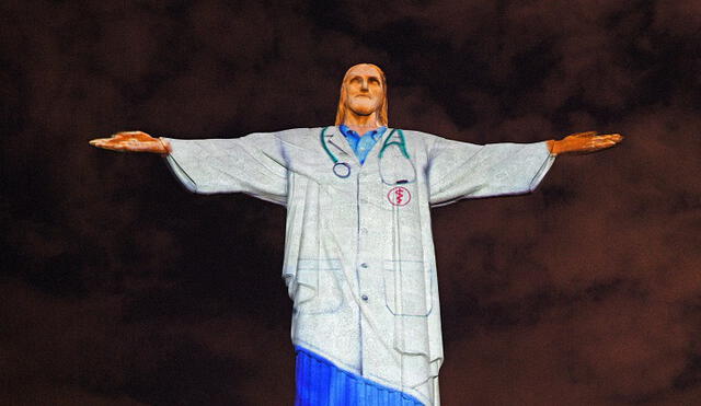 El famoso Cristo de Río se sumó a los homenajes que han recibido en todo el planeta el personal sanitario que trata el coronavirus. Foto: AFP