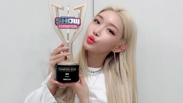 Chungha ganó el primer lugar en diferentes programas musicales con los títulos "Snapping" y "Chica"
