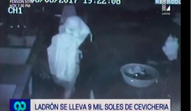 Los Olivos: delincuente usa mandil de cocina para robar 9 mil soles de cebichería [VIDEO]