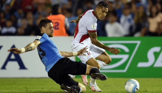 Claudio Pizarro explicó porqué salió del partido ante Uruguay. Foto: AFP