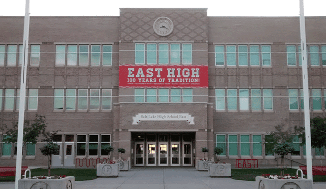Desliz las imágenes para ver cómo luce la famosa escuela en la que se grabó al cinta adolescente. (Foto: Google Maps)