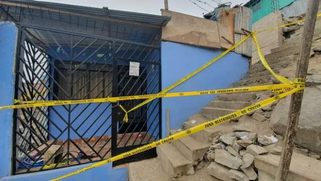 El cuerpo de la mujer fue hallado dentro de la vivienda. La familia se encuentra en la Morgue de Lima para retirar el cuerpo. Créditos: URPI-GLR.
