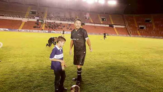 Ysrael “Cachete” Zúñiga se despidió anoche del fútbol