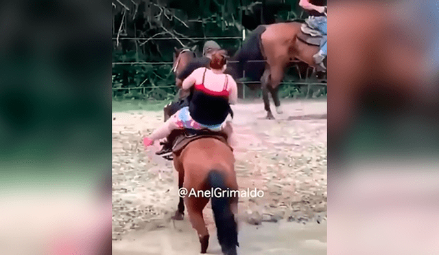 Facebook viral: pareja se sube a caballo para dar un paseo y este reacciona de la peor forma al sentir su excesivo peso [