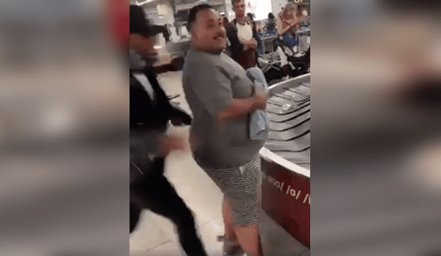 Video es viral en Facebook. El hombre esperaba su maleta tranquilamente, sin sospechar que sería víctima de una broma sumamente cruel. Foto: Captura.