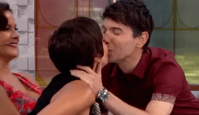Tatiana Astengo y Bruno Pinasco se dan intenso beso en Cinescape