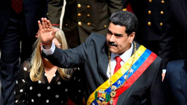 Nicolás Maduro antes de entrar al Parlamento de Venezuela para ofrecer la Memoria y Cuenta 2019. Foto: AFP.