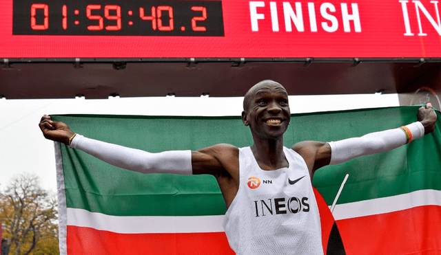 El atleta keniata logró un nuevo registro en un certamen organizada, especialmente, para batir el récord en la prueba de 42 kilómetros.