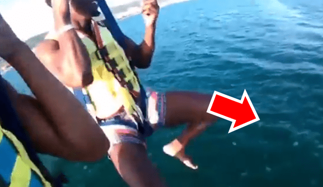El video viral de Facebook muestra el momento en que los turistas se toparon con las venenosas criaturas que estaban dentro del mar.