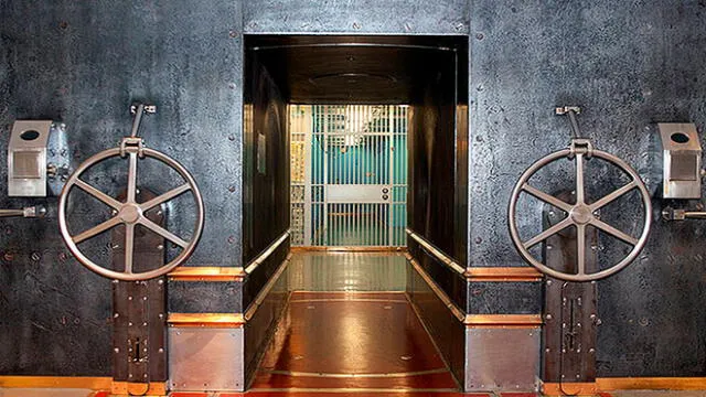 Entrada a la caja fuerte del ente financiero neoyorquino. Foto: Reserva Federal de Nueva York (EL PAÍS)