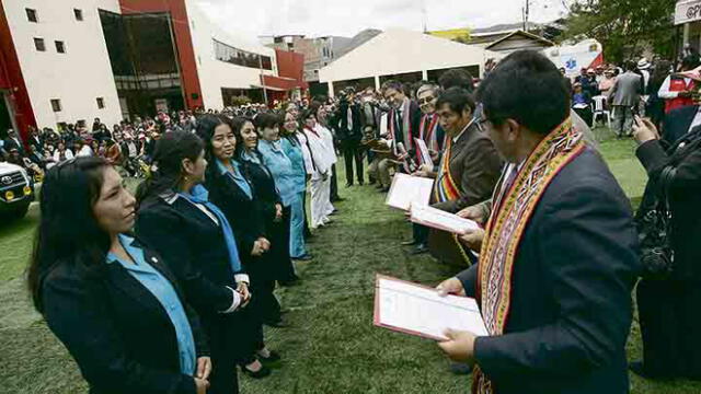 Diresa Cusco oficializó nombramiento de 376 trabajadores de Salud
