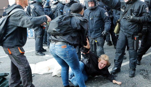 76 policías heridos  durante protestas contra la cumbre del G-20