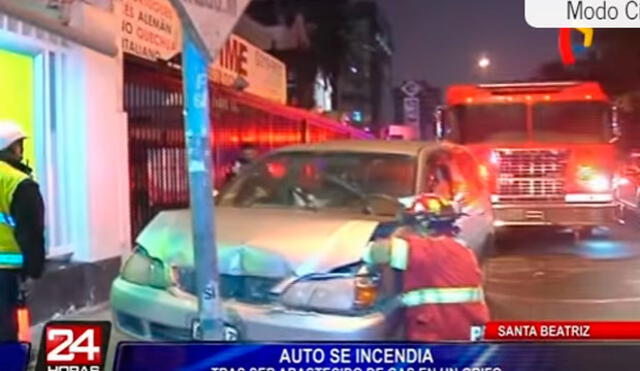 Auto se incendia tras ser abastecido de gas en grifo de Santa Beatriz [VIDEO]
