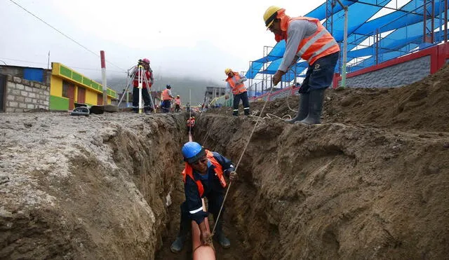 Es necesario señalar por qué vías pasará la conexión de agua. Foto: Perú Construye.