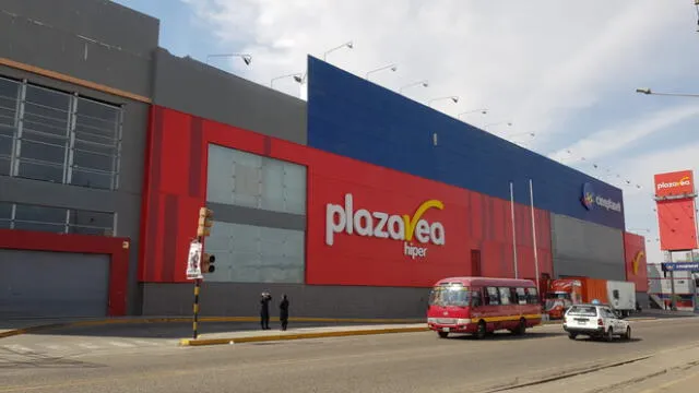 Plaza Vea Tacna