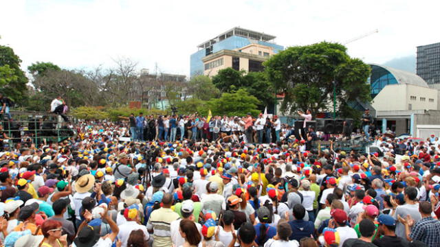 Guaidó reaviva la posibilidad de intervención militar: pide que representante en EE. UU. se reúna con Comando Sur