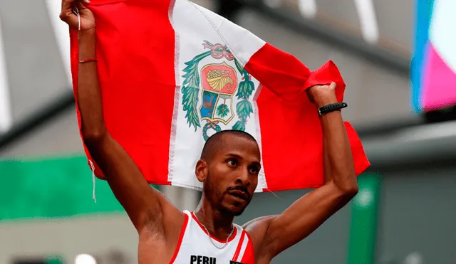 El atleta peruano Mario Bazán ganó la medalla de bronce en 3000 metros con obstáculos en Lima 2019 y ahora reta a Luis Advíncula.