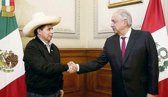 Andrés Manuel López Obrador consideró este martes que Pedro Castillo sigue siendo el presidente de Perú. Foto: Difusión