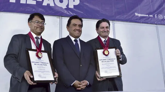 condecoración. Hugo Yuen y Ricardo González Vigil reciben distinción de la municipalidad.