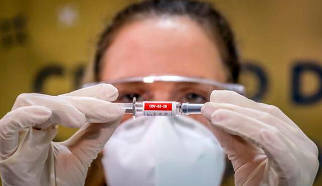 Potencial vacuna de Johnson & Johnson comienza fase 3 de ensayos para probar si una sola aplicación puede combatir a la COVID-19. Foto: AFP