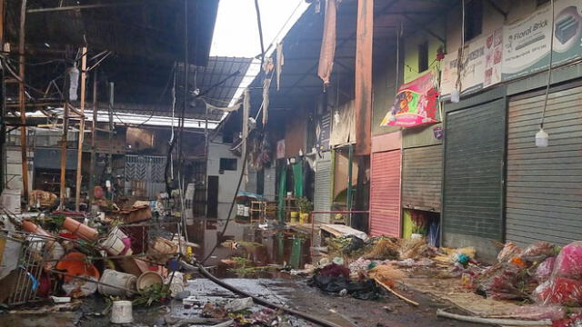 Comerciantes piden apoyo a la comuna para pode reabrir su negocio. Foto: Vanessa Trebejo / URPI - LR