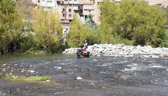 Hallan cuerpo de mujer en río Chili