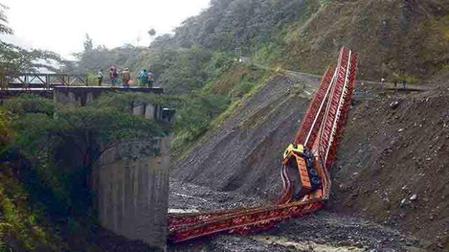 En Cusco colapsa puente por paso de pesado camión [VIDEO]