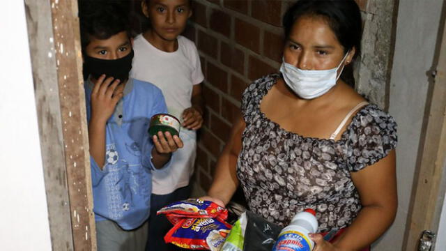 Los ciudadanos en situación de vulnerabilidad recibieron productos de primera necesidad. Foto: Municipalidad de Lima
