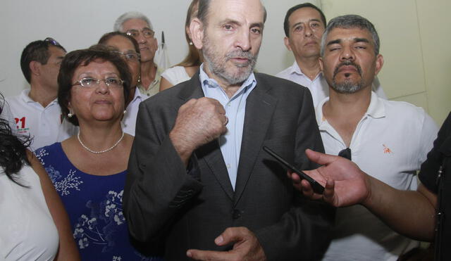 Yehude tiende puentes con el Partido Socialista para llegar a Verónika Mendoza