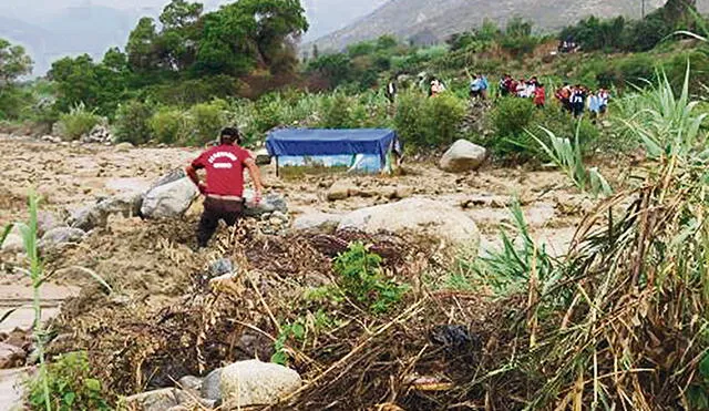 Áncash: Camión queda atrapado en río de distrito de Moro debido a huaico