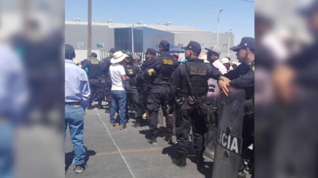 Arequipa: Cansados de accidentes de tránsito pobladores de La Joya bloquean la Panamericana