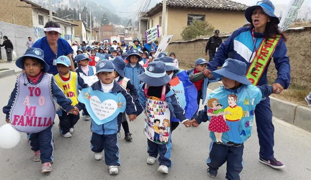 Huancayo: Realizan caminata contra la violencia familiar