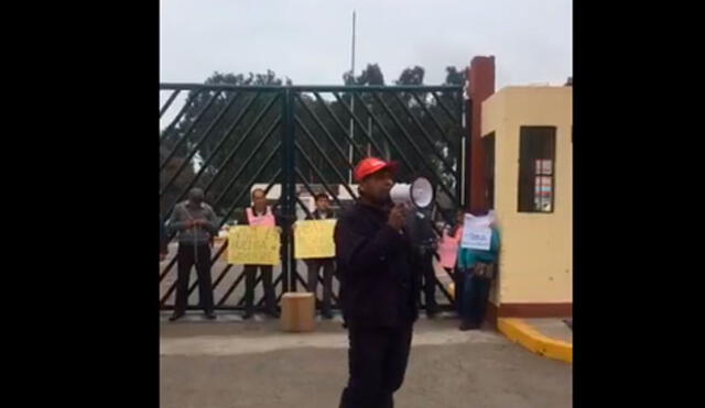San Marcos: trabajadores se encadenan e inician huelga de hambre ante separación de sus puestos