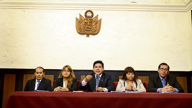 Candidato al Colegio de Abogados pide denunciar a exdecano Alfredo Álvarez