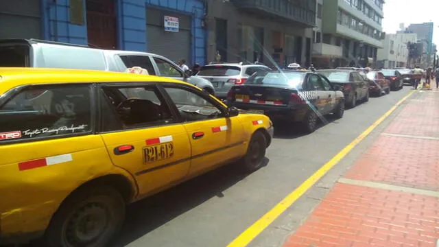 Cierre de calles en Centro de Lima genera caos vehicular 