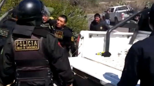 Ayachucho: violento desalojo deja heridos a policías [VIDEO]