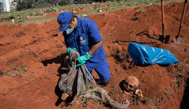 La crisis por la COVID-19 ha golpeado con fuerza a Brasil, ya que se acerca a los 43 000 fallecidos. Foto: Andre Penner, AP