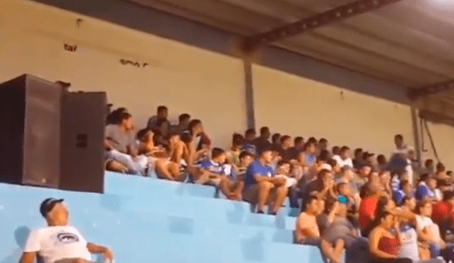 Hinchas no acuden al estadio y equipo de fútbol tiene 'solución' que desata burlas [VIDEO]