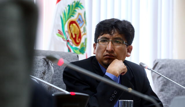 Cuatro bancadas a favor de distrito electoral para peruanos en el extranjero