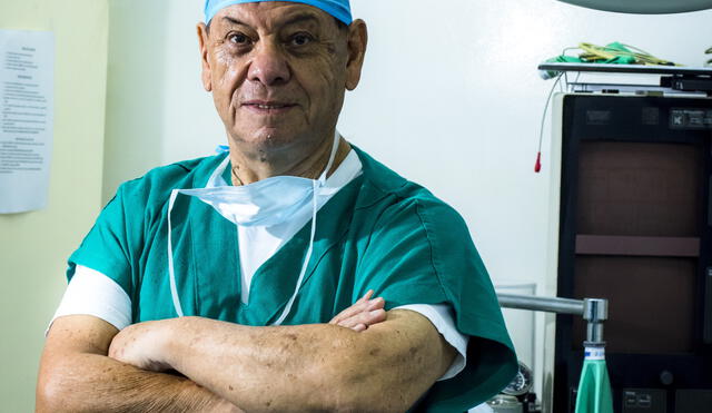 El doctor Raúl Velarde está vinculado a la Liga Contra el Cáncer desde hace 49 años.