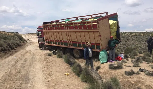 Tacna: Policía incauta más de medio millón de soles en ropa de contrabando