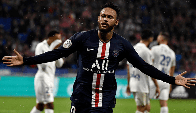 Neymar le dio la victoria al PSG ante el Olympique Lyon por la jornada 6 de la Ligue 1 de Francia. | Foto: AFP